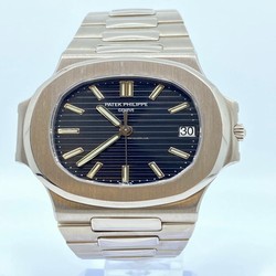 Patek Philippe Nautilus Mens watch Unisex Automatic White gold 3711 1G-001
