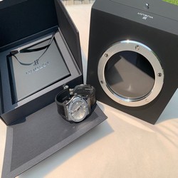 Hublot Classic Fusion 45, 42, 38, 33 mm Mens watch Unisex Automatic Titanium 542.NX.2610.LR