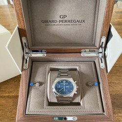 Girard Perregaux Laureato Mens watch Unisex Automatic Steel 81020-11-431-11A