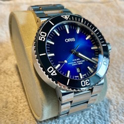 Oris Aquis Date Mens watch Unisex Automatic Steel 01 733 7730 4185-Set RS