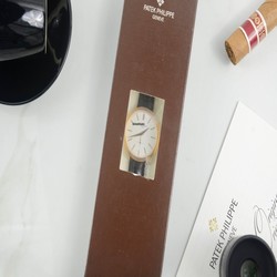Patek Philippe Calatrava Mens watch Unisex Manual winding Rose gold 5123R-001