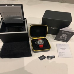 Graham Chronofighter Oversize Mens watch Unisex Automatic Carbon 2CCBK.B11A
