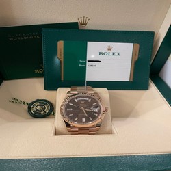 Rolex Day-Date 40 Mens watch Unisex Rose gold Automatic 228235