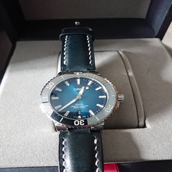 Oris Aquis Date Mens watch Unisex Automatic Steel 01 733 7732 4155-07 8 21 05PEB