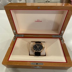 Omega Seamaster Aqua Terra Mens watch Unisex Automatic Rose gold 231.53.42.21.06.001