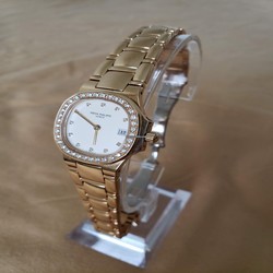 Patek Philippe Nautilus Womens watch Quartz Yellow gold 4700