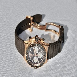 Breitling Chronomat Mens watch Unisex Automatic Rose gold RB0136E31Q1S1