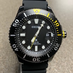 Seiko Prospex Mens watch Unisex Quartz Steel SNE441P1