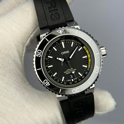Oris Aquis Depth Gauge Mens watch Unisex Automatic Steel 01 733 7755 4154-Set RS