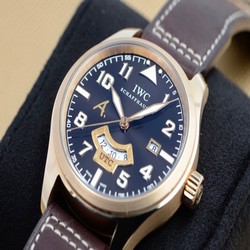 IWC Pilot Mens watch Unisex Automatic Rose gold IW326103
